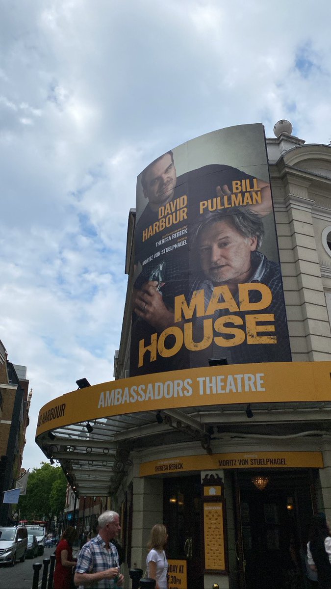 laura_e_king's tweet photo. Mad House was an absolutely breathtaking piece of theatre, if you haven’t seen it already - GET TICKETS!! So inspiring. AND meeting @DavidKHarbour at stage door was the cherry on top. Such a wonderful, wholesome man 😁 https://t.co/vHNVmvUd8p