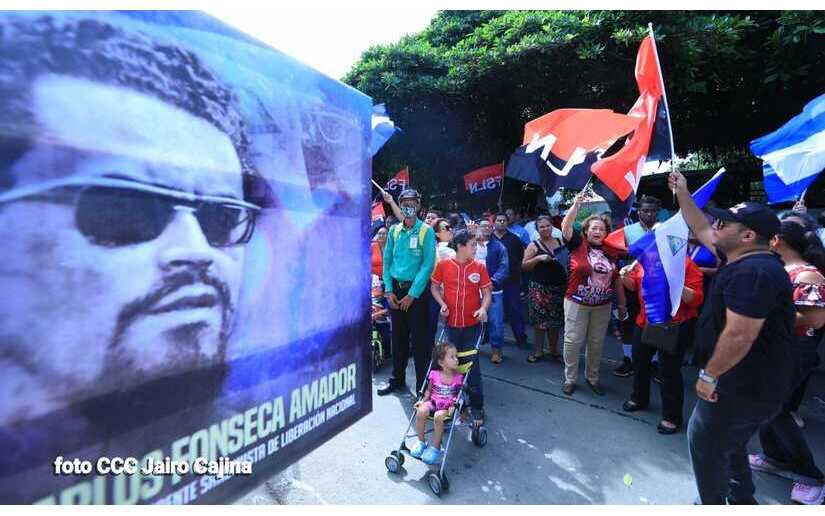 humbertoberrios's tweet photo. #Nicaragua 🇳🇮 || #23Junio 

La patria de #Sandino vio nacer al comandante de la Revolución Popular Sandinista y Héroe Nacional Carlos Fonseca Amador fundador del FSLN ❤️🖤✌🏻

‼️Por eso celebramos su 86 aniversario de natalicio‼️

#4319FuerzaDeVictorias
#Carlos86SeguimosVenciendo https://t.co/yjnAgZW77P