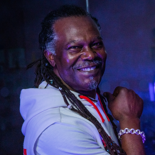 colourfulradio's tweet photo. Musician, Dragon Slayer and #ReggaeReggae founder - Levi Roots - dishes up a spicy mix of Ska, Rock Steady and Reggae classics.
Listen at https://t.co/6haOWhAbqM, on DAB across London, and on Apps. https://t.co/ktpqKunlJG