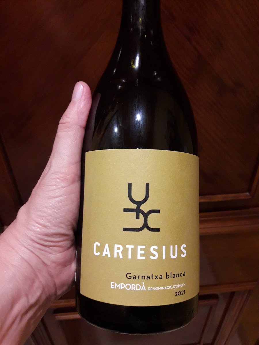 carme_bf's tweet photo. Nit de revetlla, obrim un ...  #ViBlanc.

#CellerArchéPagès #CanBatet #Capmany #DOEmpordà
#GarnatxaBlanca #ViCatalà
#PetitsPlaers #WineLovers #CatalanWines https://t.co/xJQGi0QzbM