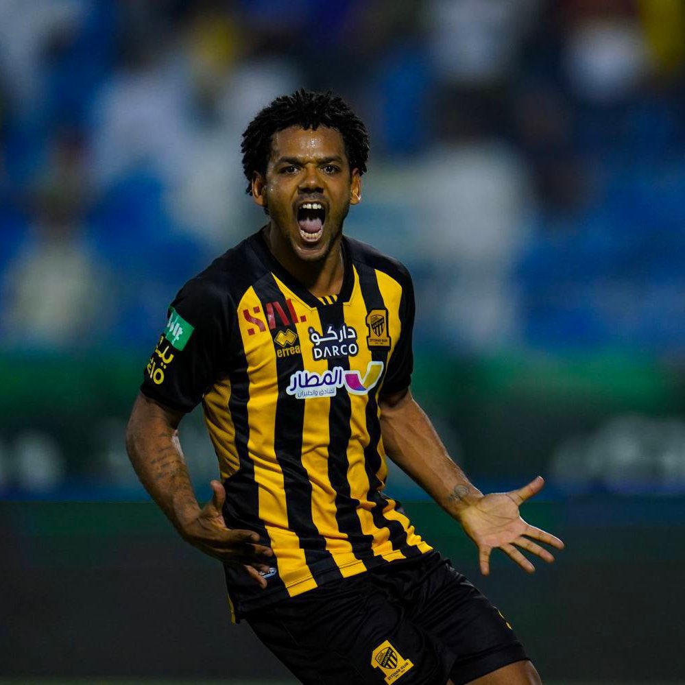 Rami_alsulami's tweet photo. قبل #الاتحاد كنت أحبك جدًا ، أنا الآن أحبك أكثر من حب أمك لك .. 
نختنق و تعيد لنا الأنفاس ..
نيأس و تعيد لنا الأمل ..
أكثر من يستحق لقب الدوري من بين كل اللاعبين و المدربين و الجماهير .. 
عدالة الرب ستأتي بمشيئة الله 🙏🏽
#الاتحاد_الاتفاق https://t.co/tl7CEsm8ye