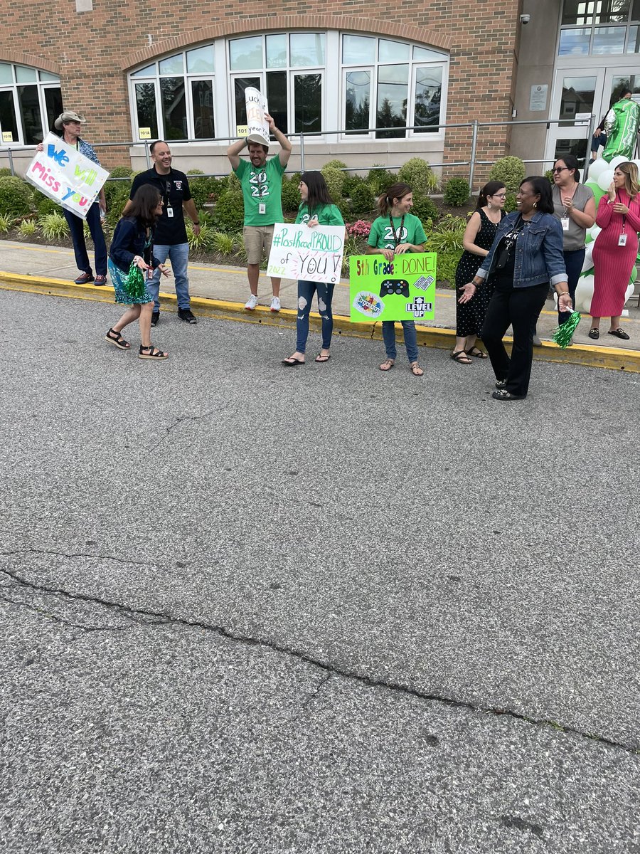 RSpedafino's tweet image. Today @postroadschool we had our 5th grade car parade! Special thanks to our @postroadpta and our school community for supporting this fun event! #wpproud #postroadrocks #carparade #fifthgradefun