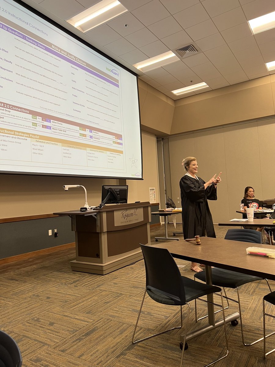 LkclintonLisa's tweet image. #makeacase