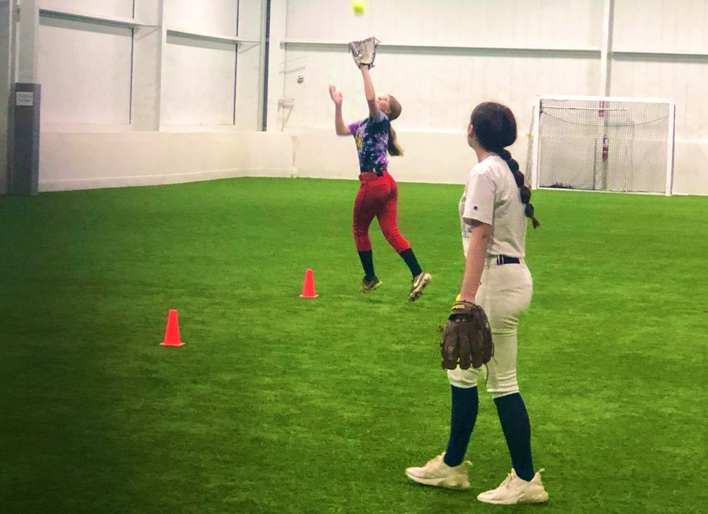 BuildingChampHF's tweet photo. First softball clinic is in the books and it was a good one!! Thank you all who came out and best of luck with the rest of your seasons! 🥎‼️Next up BC Tryouts July 11th &amp; 18th‼️🥎 https://t.co/9nPac3YYaw