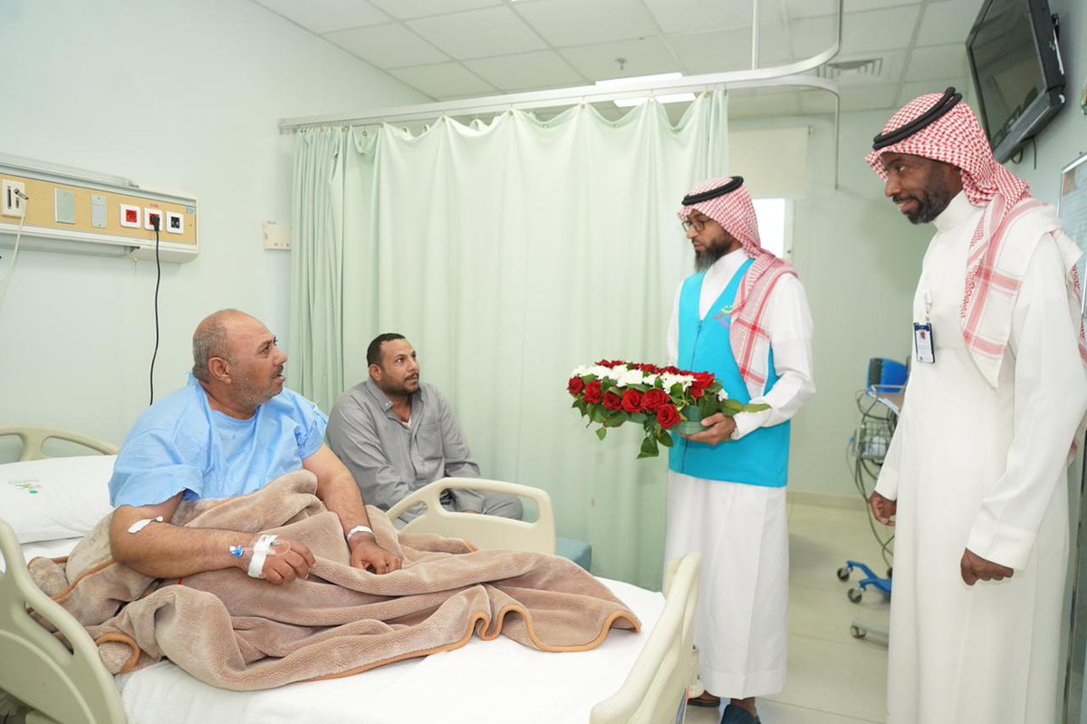 HTtabuk's tweet photo. قام فريق سفراء السعادة التطوعي التابع لجمعية العمل التطوعي بمنطقة تبوك @TabukVAs وبالتعاون مع جامعة الأمير فهد بن سلطان @fbsuniversity زيارة المرضى المنومين بمستشفى الملك فهد التخصصي بتبوك وتوزيع الورود عليهم 😊🌹
@jojo7sm
@TabukPrincipal https://t.co/BEeRX6jOtJ