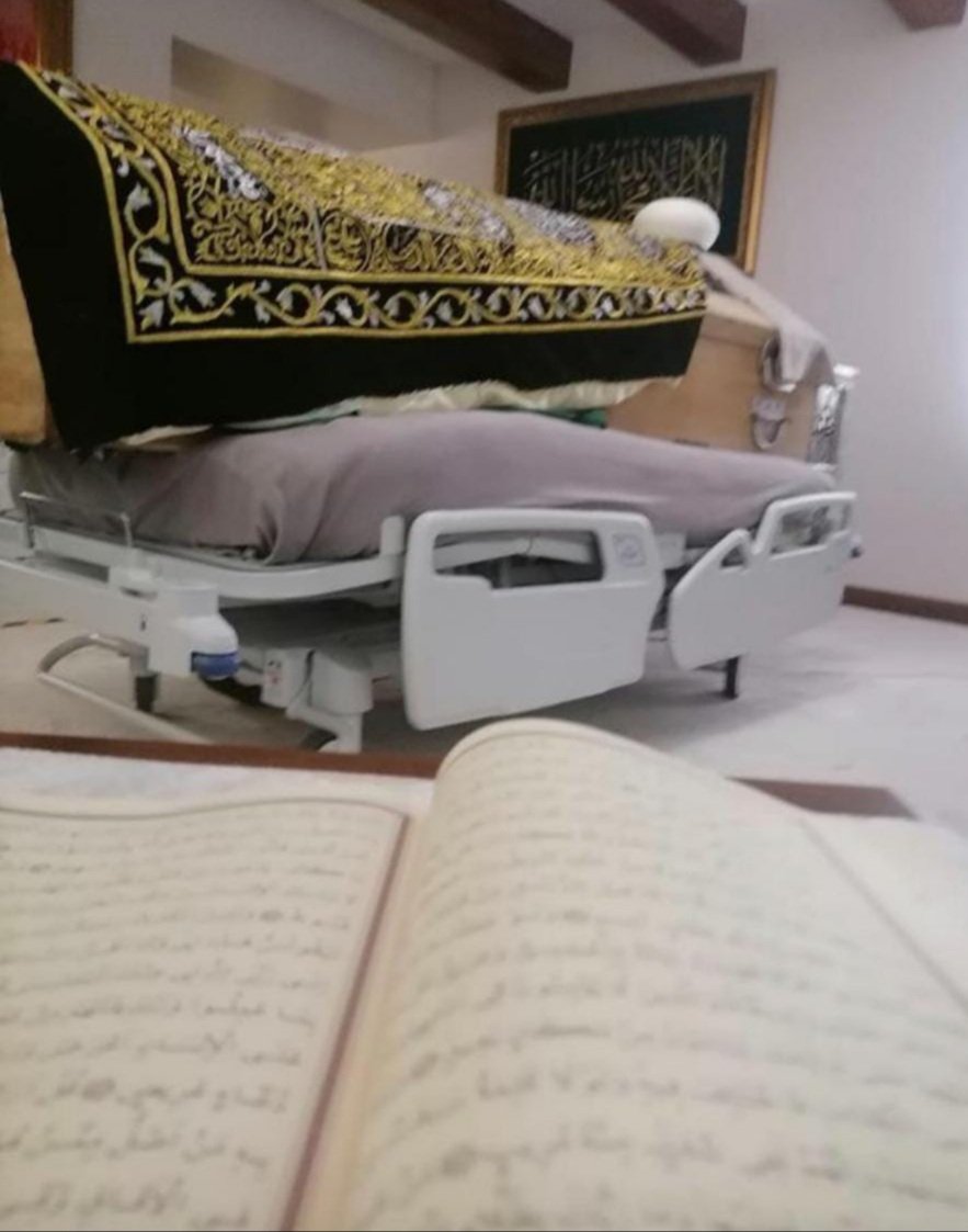 Mahmud Efendi yaşarken nasıl İslam düşmanlarını rahatsız ettiyse vefatıyla da İslam düşmanlarını rahatsız etmeye devam ediyor. Bu bile tek başına Mahmud Efendi'nin ne güzel bir insan, ne değerli bir Müslüman olduğuna kanıttır.