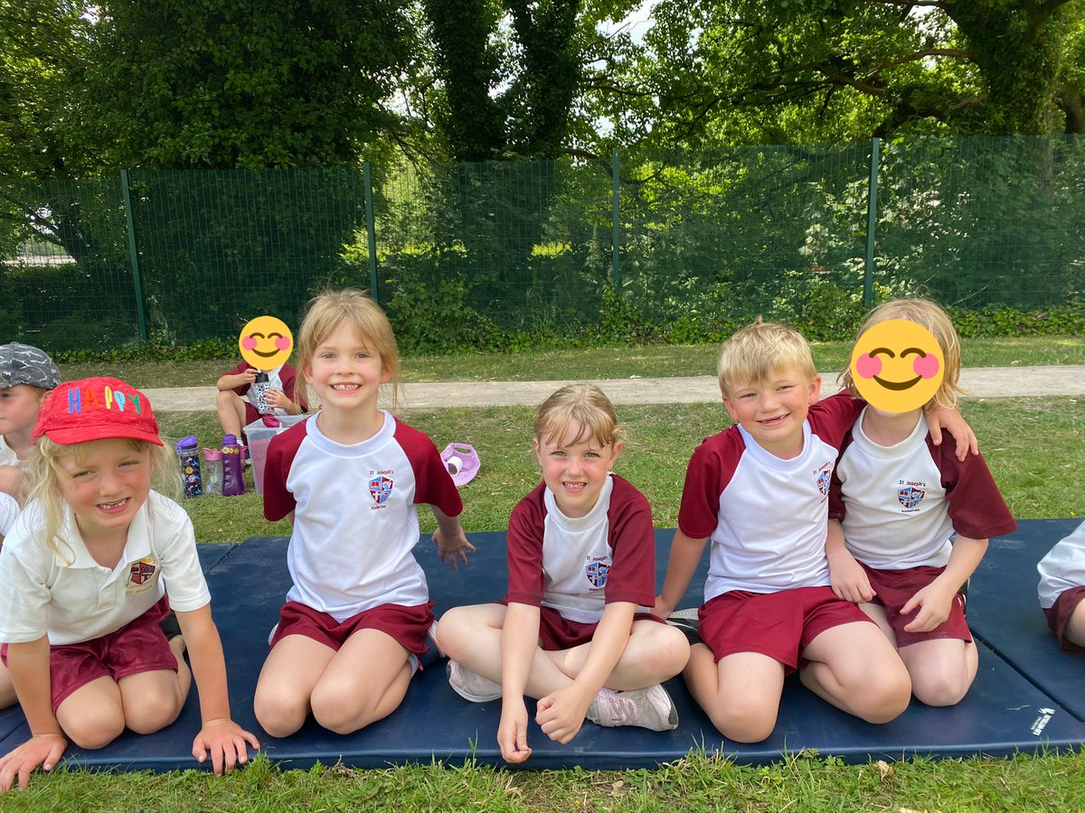 Year1withMissR's tweet photo. Very happy, smiley, beautiful faces for our sports day afternoon 😆🌟 https://t.co/403U33qAGH