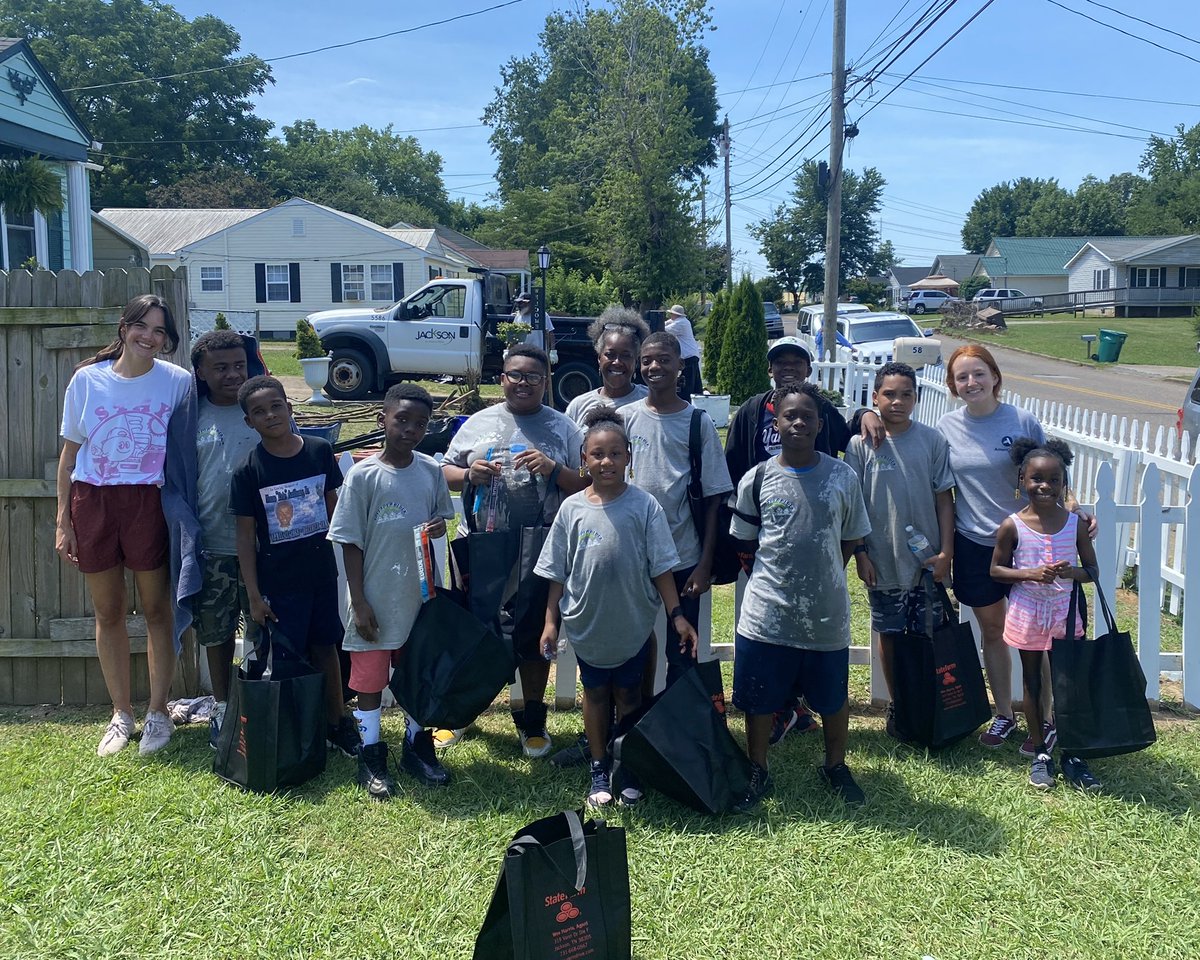 Our first #LYBJacksonTN work day was amazing! Thank you to all the volunteers including Keep My Hood Good Community Campaign and <a href="/CityofJacksonTN/">City of Jackson, TN</a> city workers for assisting today!

We’ll be back at it tomorrow! <a href="/CitiesOfService/">Cities of Service</a> <a href="/publicinno/">The Bloomberg Center for Public Innovation at JHU</a>