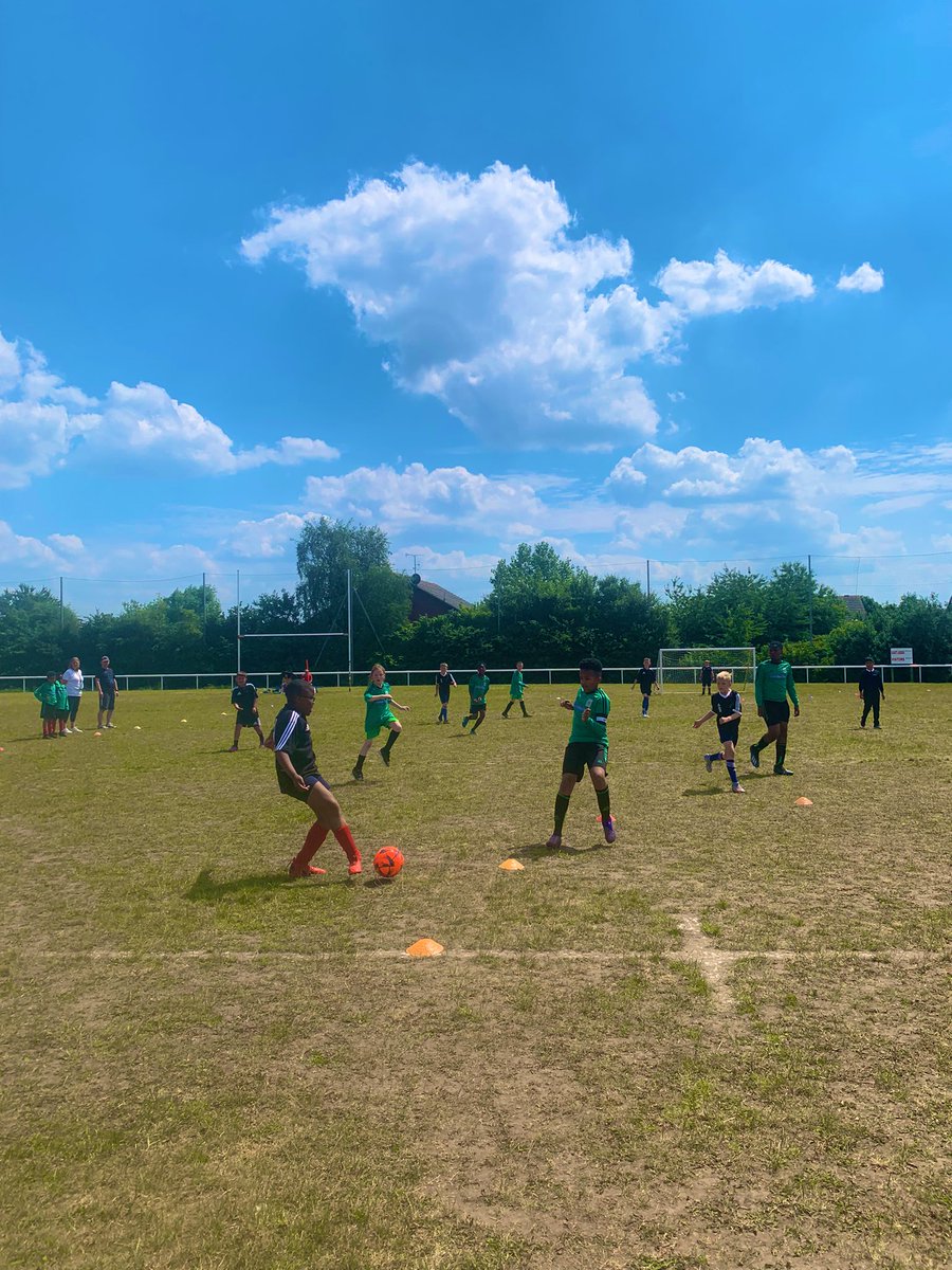 pe_richmond's tweet photo. It was an amazing afternoon in the sun at RHA hosting the LACoN. Thank you very much @Naijaleeds for organising the event, all involved had an incredible time. Special congratulations to @shakespeareLS9  who were the winners! 🏆⚽️☀️ https://t.co/hDQjUUYb9E