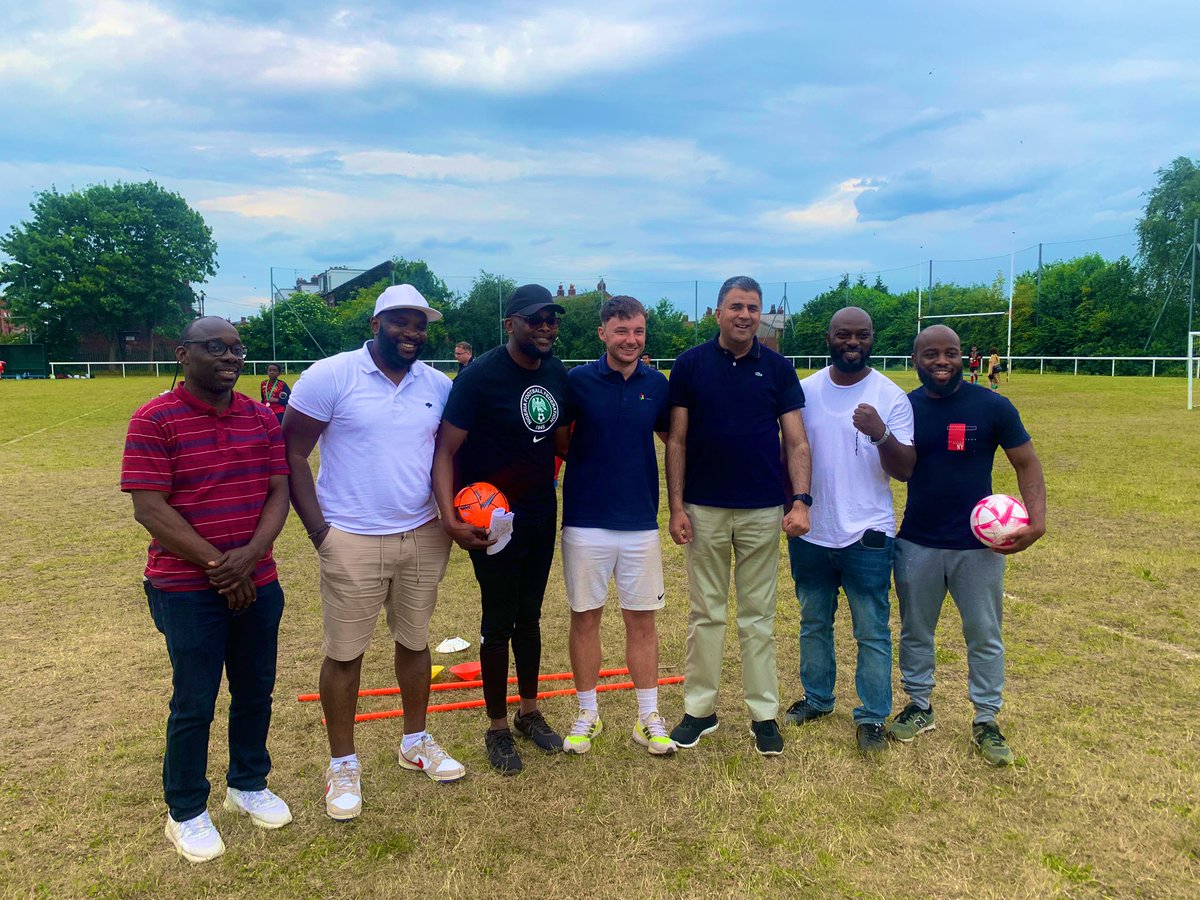 pe_richmond's tweet photo. It was an amazing afternoon in the sun at RHA hosting the LACoN. Thank you very much @Naijaleeds for organising the event, all involved had an incredible time. Special congratulations to @shakespeareLS9  who were the winners! 🏆⚽️☀️ https://t.co/hDQjUUYb9E