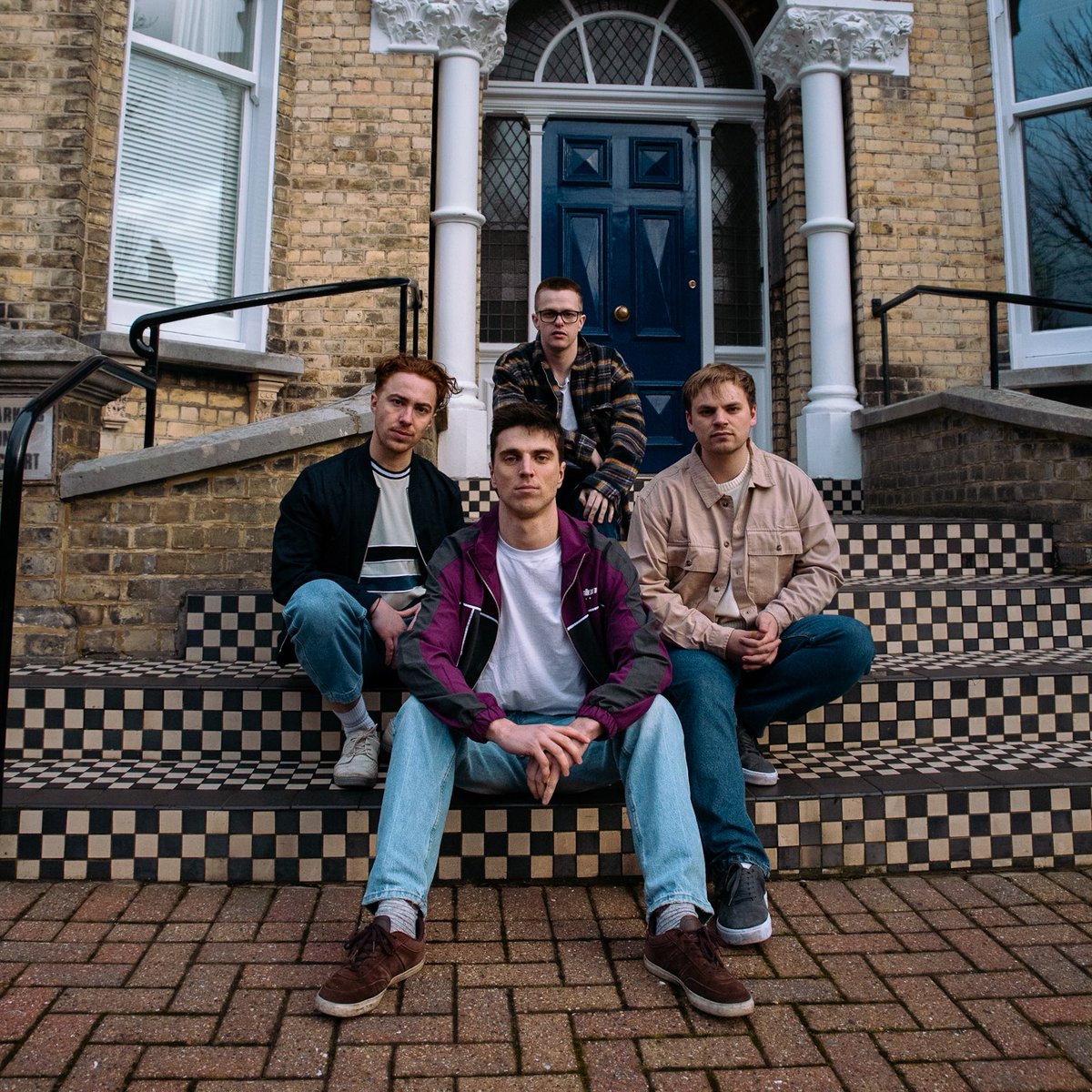 phonograph_me's tweet photo. We’re back with more new music and these four are definitely worth your ears! 🔥 Check out the new singles from Malvis Key, Skinny Dippers, ROE & Luna Blue by tapping the link in our bio! #phonographme #newmusic #innewmusicwetrust #malviskey #skinnydippers #roe #lunablue https://t.co/tUDBQzrLgo