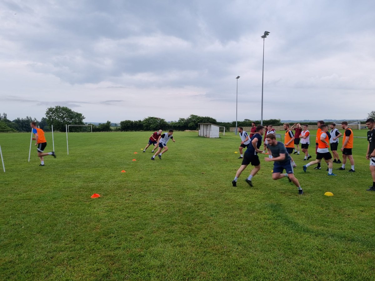 TSide12's tweet photo. Another great training session tonight, few snaps of the boys being put through their paces by the new management team #Tside #403020CanDoOne #Squadrant https://t.co/nC55rICNDg
