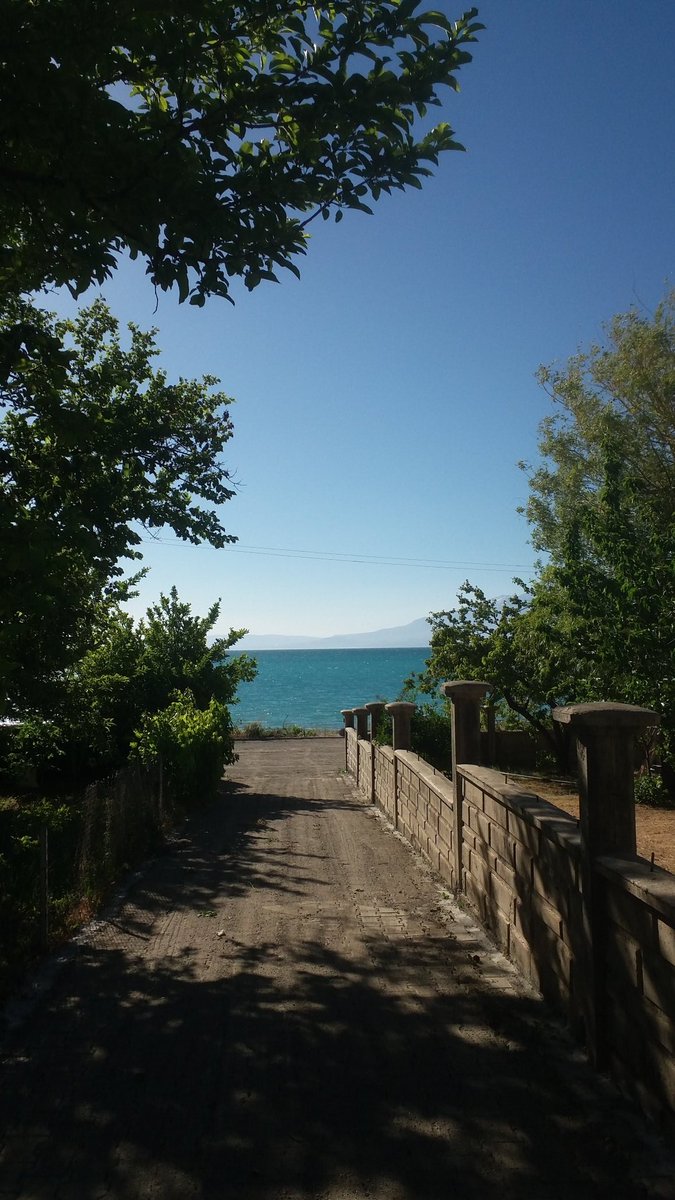 Van gölüne çıkan yolun manzarasının güzelliğine bakın 💙
Mollakasım/Van