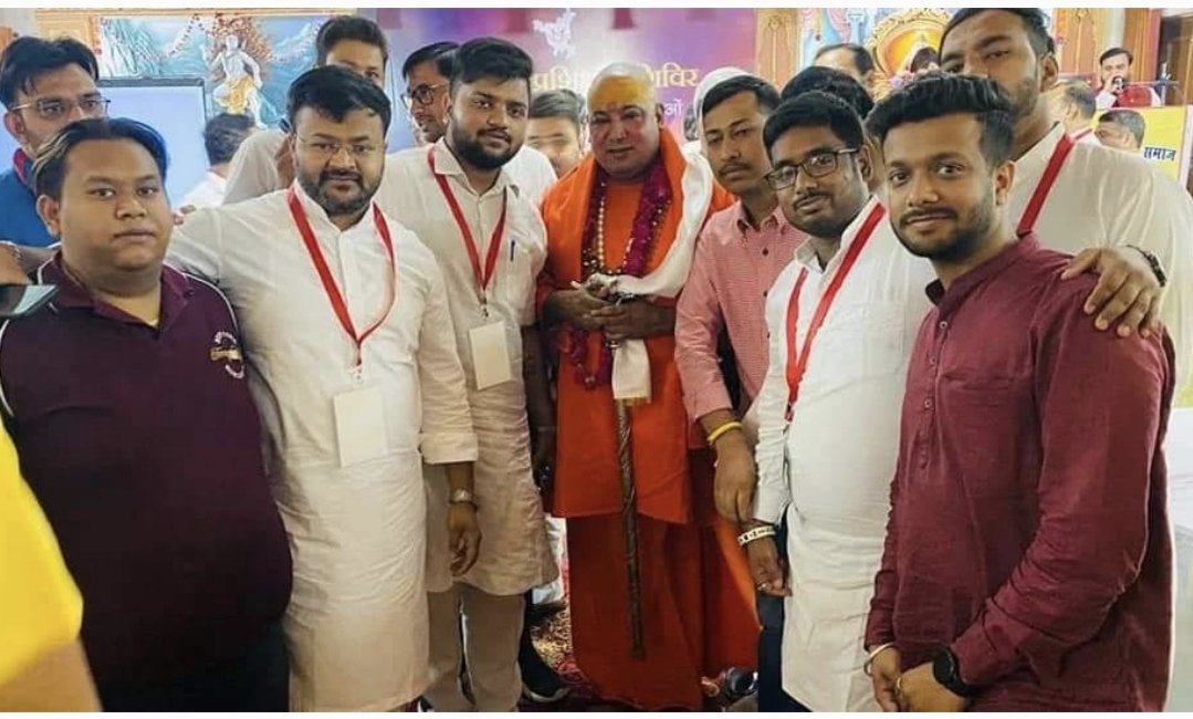 AkashEditor's tweet photo. @samaj_vaish स्टूडेंट ऑर्गनाइजेशन के प्रदेशाध्यक्ष बड़े भाई @deepanshuinc को जन्मदिन की हार्दिक शुभकामनाएं.....
#Avsso #Avs 
@AkashEditor @konark_IYC @ashokbuwaniwala @navdeepbansal81 @vikasgarg_inc https://t.co/LsW3fS8idL