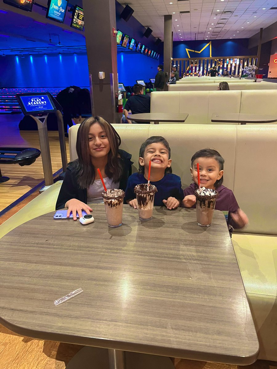 coachadamlopez's tweet photo. Thank you El Paso for all your support! @coachmarktorres @CoachRecoder @markesbunch @_ashleynp21 @frontz_eric @RTorres_lll @RRodriguezJr2 @ParklandStuCo @_MHSSTUCO @DKMS_us @PHHS_Beisbol @PebbleHHS_FB @George_Levario @AndyMorganTV https://t.co/TJKXlgeilu