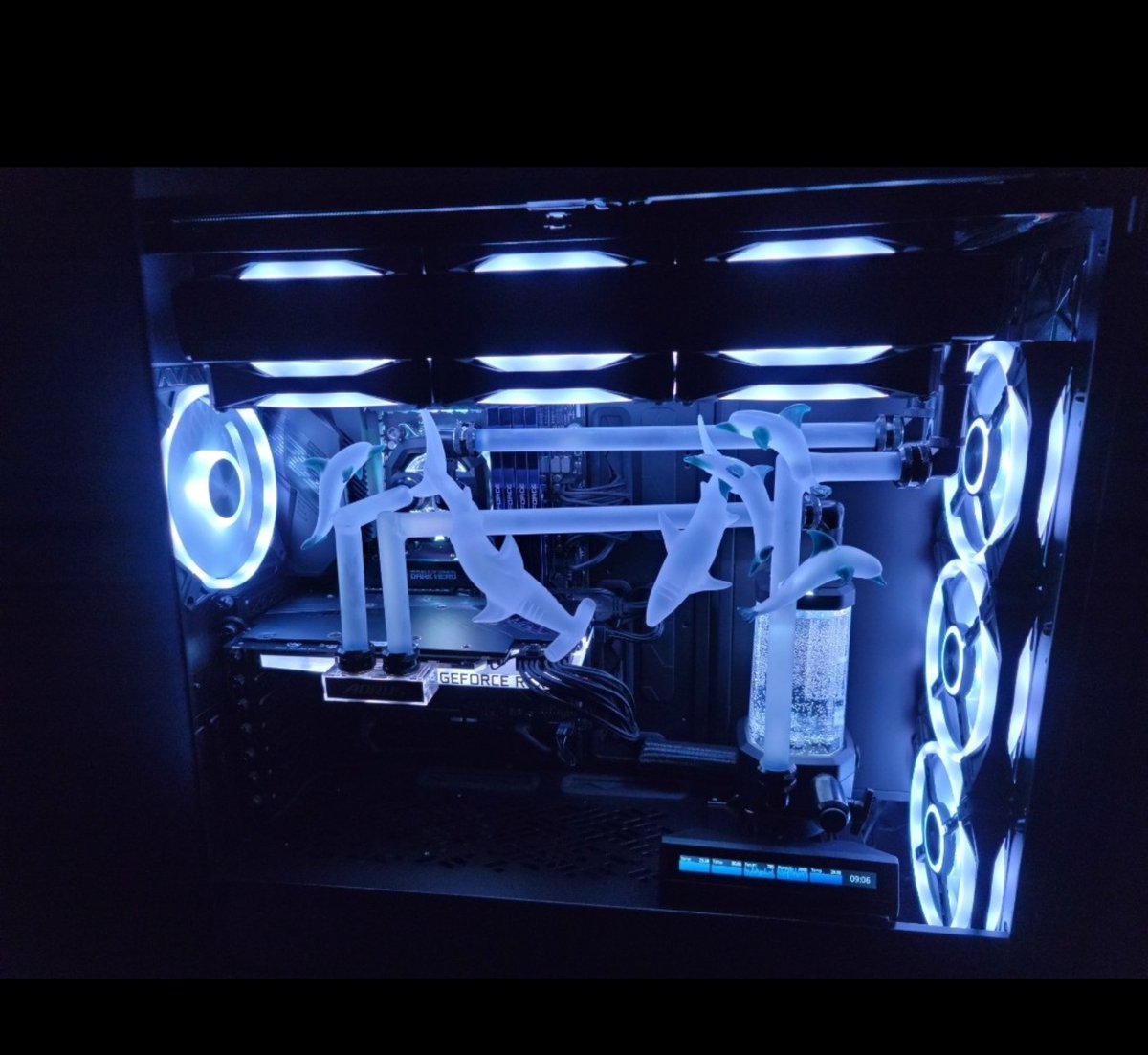 glasstubetech's tweet photo. @valentinavee A custom built PC can run circles around a Mac. When it comes to off the shelf prebuilt systems apple wins most of time. https://t.co/kIALtTlmuv