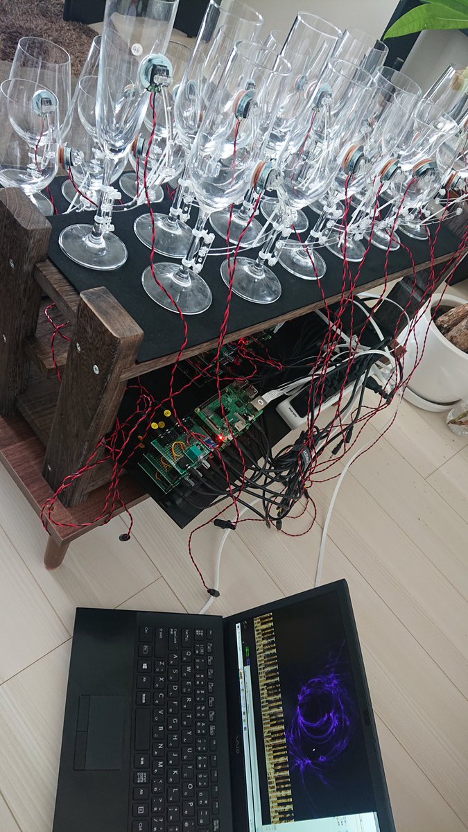 faithroom's tweet photo. 引越のとき廃棄も考えたが解体して運んでおいたグラスハープ。久しぶりに組み立ててみようとしたけれど、勢い設計だしろくに資料も残していないので配線も起動方法も分からない。 https://t.co/da2Du0oeeA