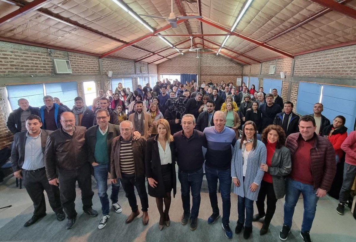 MarianoRoca00's tweet photo. Unir e integrar las geografías de Santa Fe. 
Junto a las fuerzas productivas, del trabajo, de la educación y de la tecnología al servicio de la economía. 

Construir una alternativa con cercanía y escuchar humildad. 

#ForoParaLaReconstruccion
#Reconquista https://t.co/6zciJOnMrD