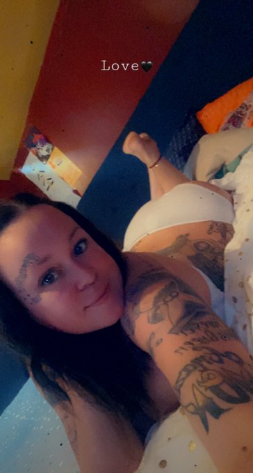 Feeling a little sad tonight.. but atleast I&rsquo;m cute right ? 🤷🏻&zwj;♀️🥺 https://t.co/QhBbS1iN3x