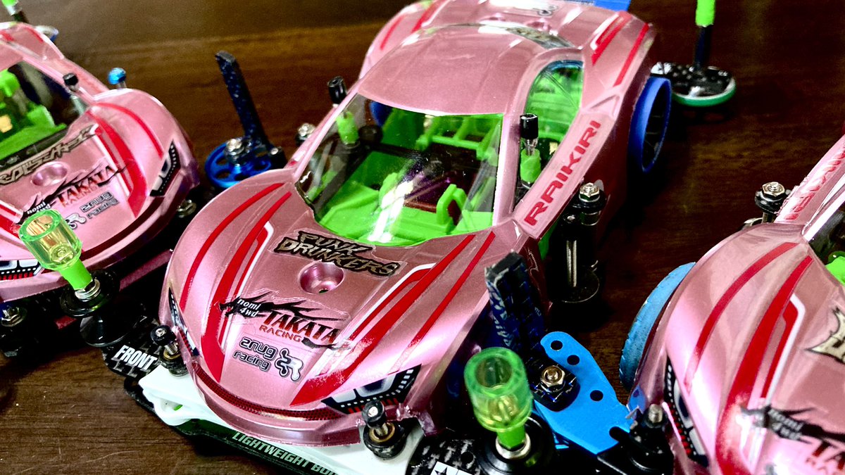 oci_mini4wd's tweet photo. ステッカー貼りだいぶ進んだ
 #ミニ四駆  #ライキリ https://t.co/wWThS3HtgL