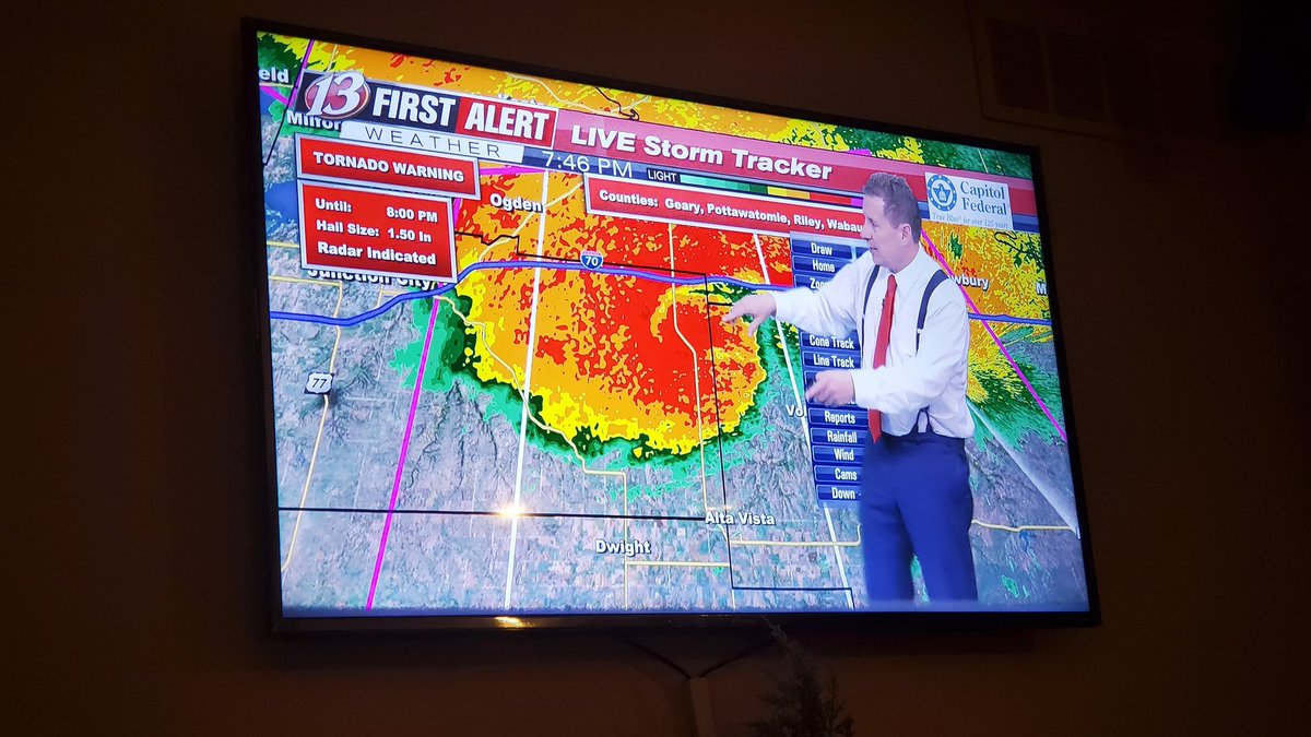 ksuderekc's tweet image. View* from @DarasFastLane
& @mobstgeorge
@1350KMAN @KSNTNews @wibw
@ Saint George, Kansas
*No filters used