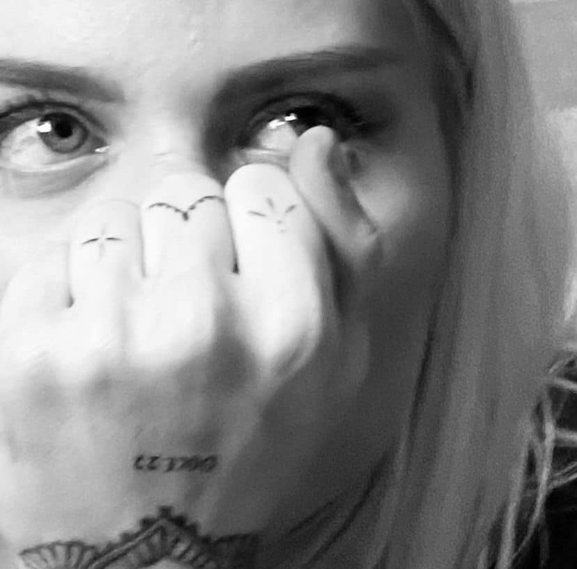 CariocaSonza's tweet photo. ''eu só queria trabalhar, fazer música, ter a liberdade de cantar'' LUÍSA SONZA🪐 https://t.co/jwrXZk9vV4