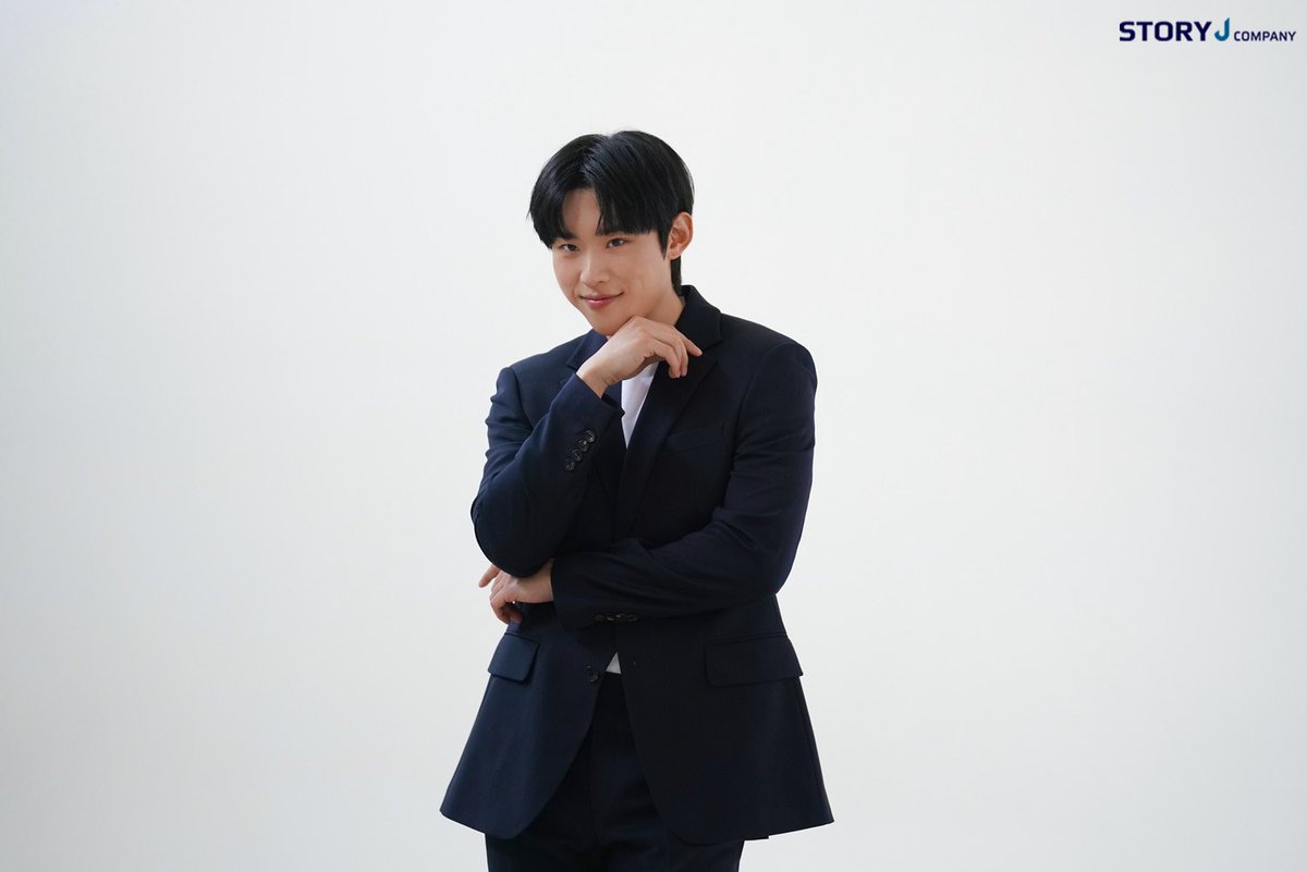 cswksc's tweet photo. 🫱👉

#조승우
#김성철 https://t.co/cRKwTmfCxO
