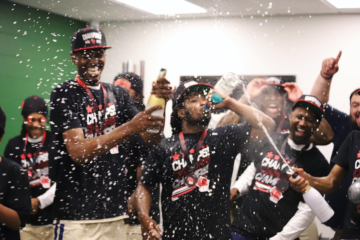 WiscBL's tweet photo. #WBLChampions 🍾
Cream City Court Kings👑
@creamcityck https://t.co/5zBrHkjm5z