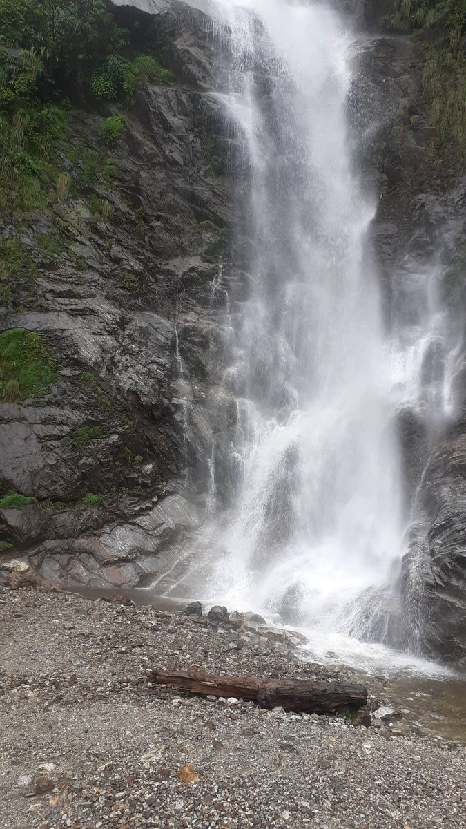 MiholiaR's tweet photo. Beautiful Zero point and Yumthang valley, North  Sikkim https://t.co/WMvzHoni50