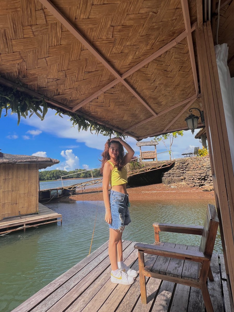 anjisalvacion's tweet photo. sun dancing ✨🌤 https://t.co/R6SN7MoUnG
