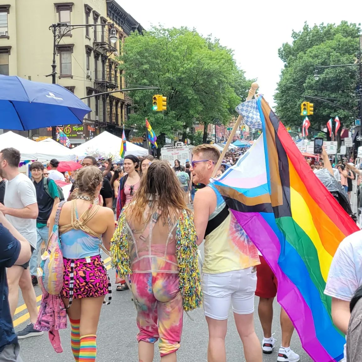 BeAbsolutelyOut's tweet photo. Celebrating Pride Brooklyn-Style!🏳️‍🌈 #BrooklynPride #PrideMonth #out #LGBTQ #absolutelyout #parkslope #iloveny #lgbtbrooklyn #brooklyn_pride #nypdpride #Pride https://t.co/LucmWhoTdl