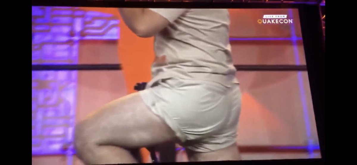 OOCPancake's tweet photo. Do you have a licence for those legs, @MrAndrewRosas?! DAMN. https://t.co/aoCxs2Dnnd