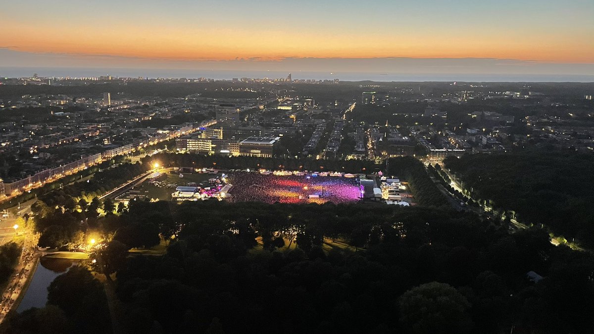 Avanca_Tim's tweet photo. Gefeliciteerd @anouk #malieveld #denhaag #skyview https://t.co/QXtDJsZaGV