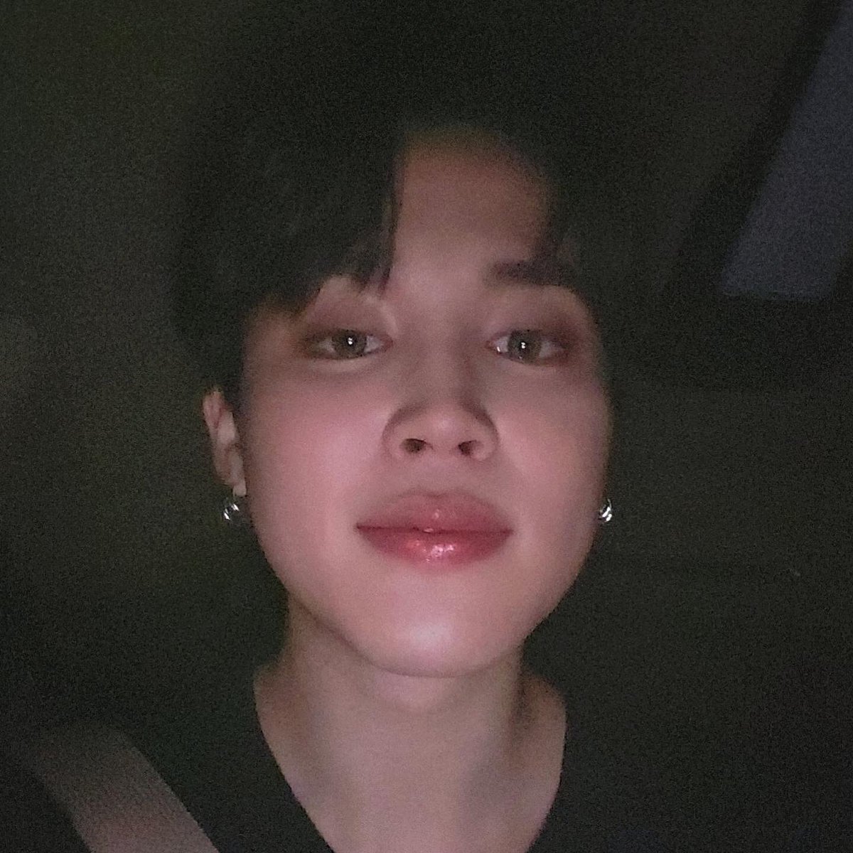 ben yıne ozledım ☹️ yayın acmasına ıhtıyacım var ancak o zaman ozlemımı gıderebılırım ve her seyımı duzeltebılırım ıkı saatlık yayın acsa konussa yemek yese baska hıcbır sey ıstwmıyorum 😞😞❤️❤️