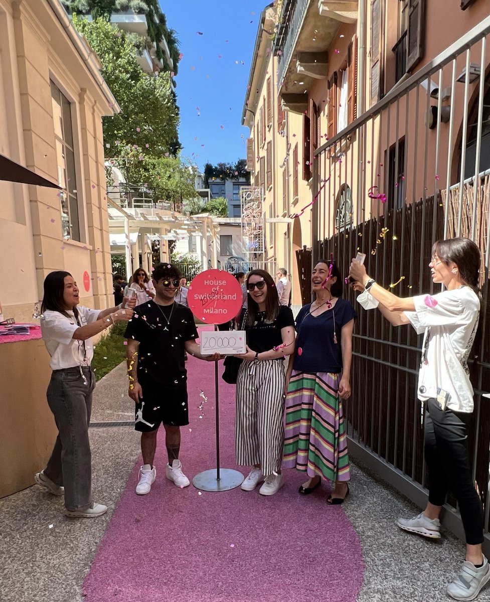 It's 🌟 20K 🌟!! 

20'000 visitatori accolti fino ad oggi alla House of Switzerland Milano! 🎉 Giovedì abbiamo appena festeggiato i 10K e oggi, solo 2 giorni dopo, i 20K grazie a tutti voi che venite a scoprire il design🇨🇭durante la #DesignWeek2022 🥳

Siamo al settimo cielo 💜