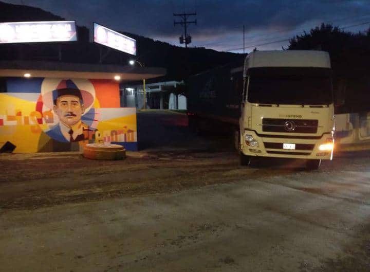 YvanPulitiTovar's tweet photo. Gracias a las articulaciones con  nuestro Gobernador Jehyson Guzmán y el Presidente Nicolás Maduro Moros. Llegó al hospital II San José de Tovar una importante dotación de insumos y material medicoquirigico. https://t.co/0BkNCO1gYM