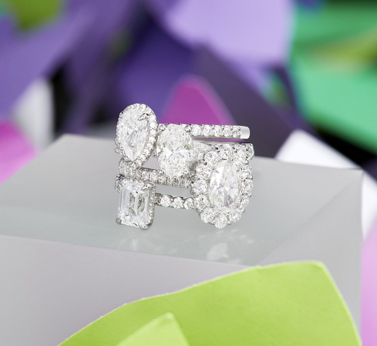 benbridgejwlr's tweet photo. Are you just getting started with your engagement? We've got you covered! 🤩💍 #ForLifeBenBridge #BenBridge #YourPersonalJeweler💜 #BecauseLoveDoesntStop #instadaily #bestoftheday #diamond #diamonds #diamondrings #engagementring #BellaPonte #ringinspo #love https://t.co/yQSN6FT04S