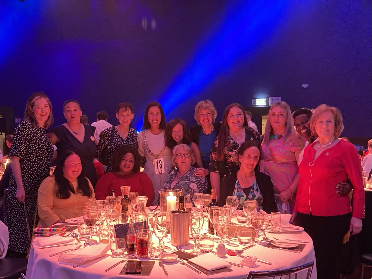 ivanabacik's tweet image. With ⁦@LordMayorDublin⁩ ⁦@marie_sherlock⁩ ⁦@Maryfreehill1⁩ and all in our brilliant group of ⁦@labourwomen⁩ at tonight’s great #fotc #FreedomoftheCity event honouring #threewomen ⁦