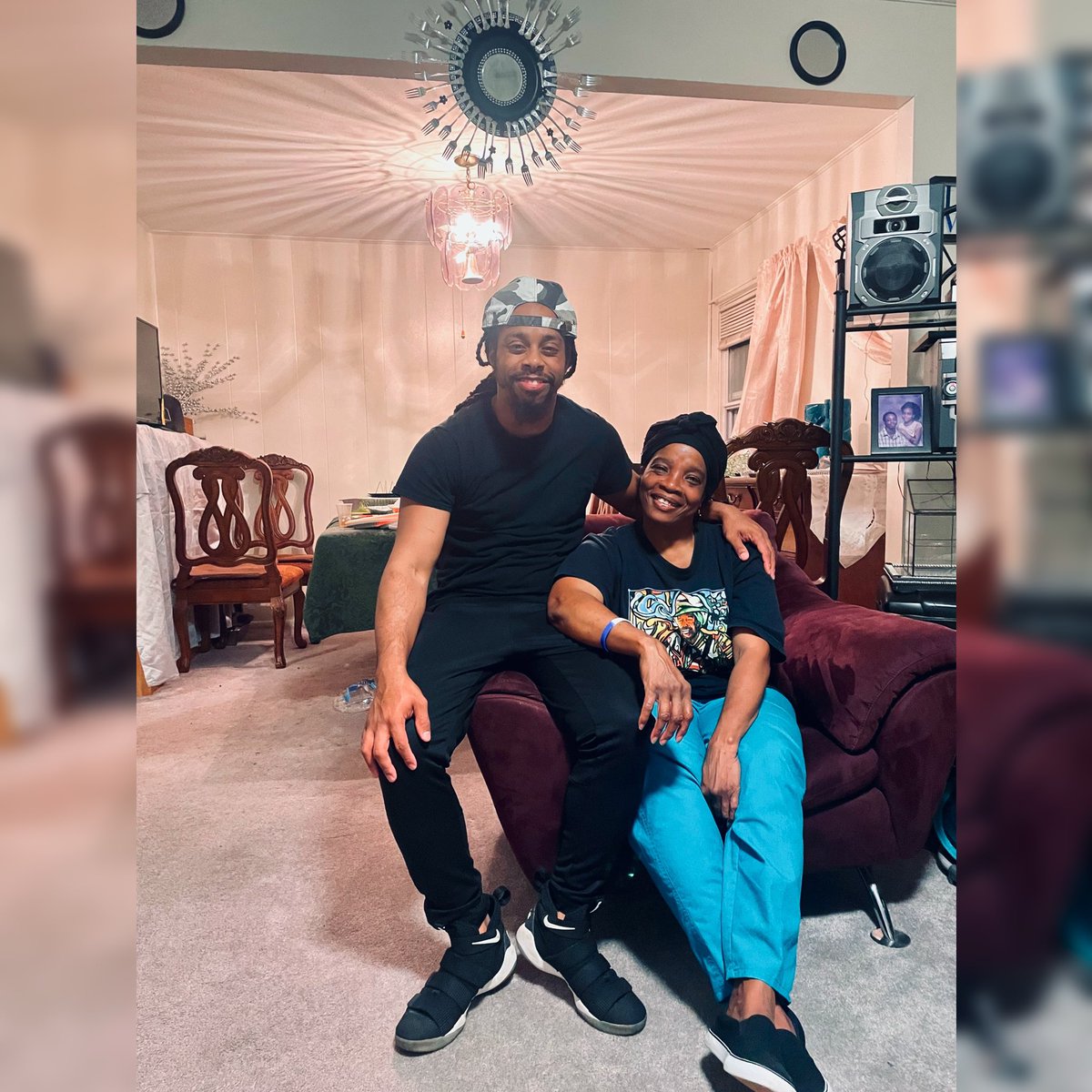 Brookz_4T's tweet photo. Jé Took This Pic of My Mom &amp; I 📸 1st 1 in Over 2 Years &amp; Since the Tragedy 🙏🏽 Team Leaders, Please Continue to Pray for Her &amp; Our Fam &amp; Click the Link in My Bio to Donate/ Share, If You Didn't Yet 🙏🏽 Thanks in Advance 🤝 #Brookz #MommaBrookz #TristanTempleman #Tristan #Chippy: https://t.co/p2xJ0GRagW