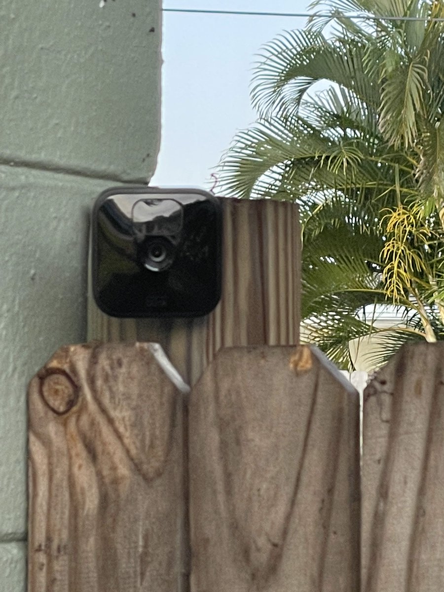 No job to big or small for Klass Act
Solutions. Installed the
cameras and video doorbell, set it up on the #blink app
and showed them how to use the app.
#securitycamera #videodoorbell #brevardcounty
#melbourne #melbournefl #smallbusiness
#merrittisland #MerrittIslandFL