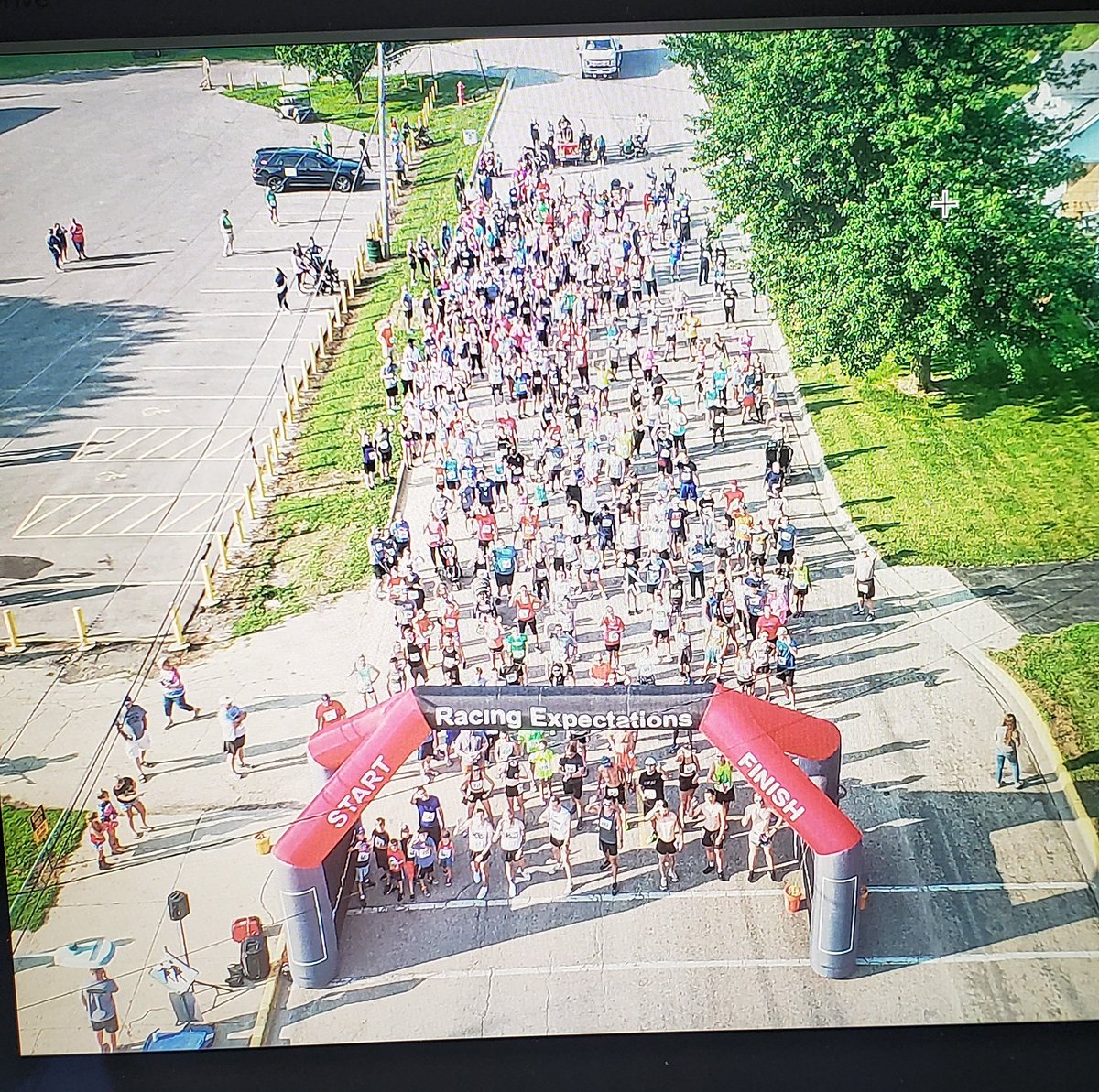 Walnut5kALS's tweet photo. 3 weeks from today we take another BIG step to finding a cure for ALS with our contribution. Are you in? Will you be a part of the 401 finishers who were in last year? These people were 👌 Unable? Willing to donate?  Sign up or donate by clicking here 👇https://t.co/qpXdvXNIwY https://t.co/qg3VInVx4e