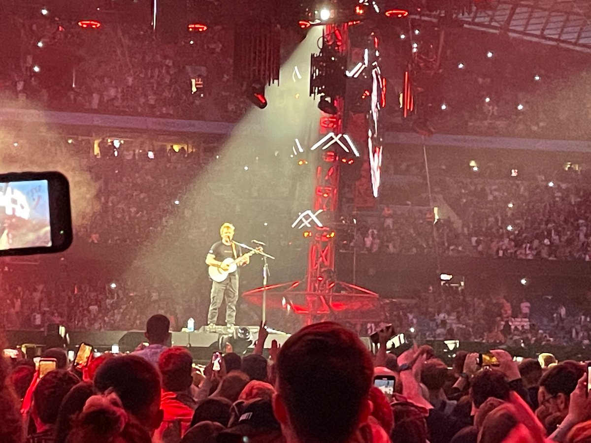 AC_LEXUSCHESTER's tweet photo. @edsheeran thanks once again https://t.co/WEXvrT24Hu