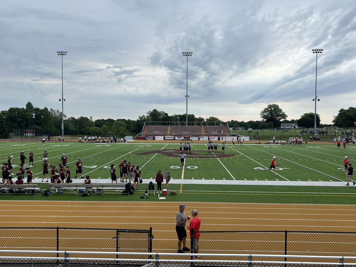 toade99's tweet photo. Just a little @avon_groveFB 7v7 to get the football juices flowing. Can’t wait til fall! #Find_A_Way https://t.co/SKsBlsZorc