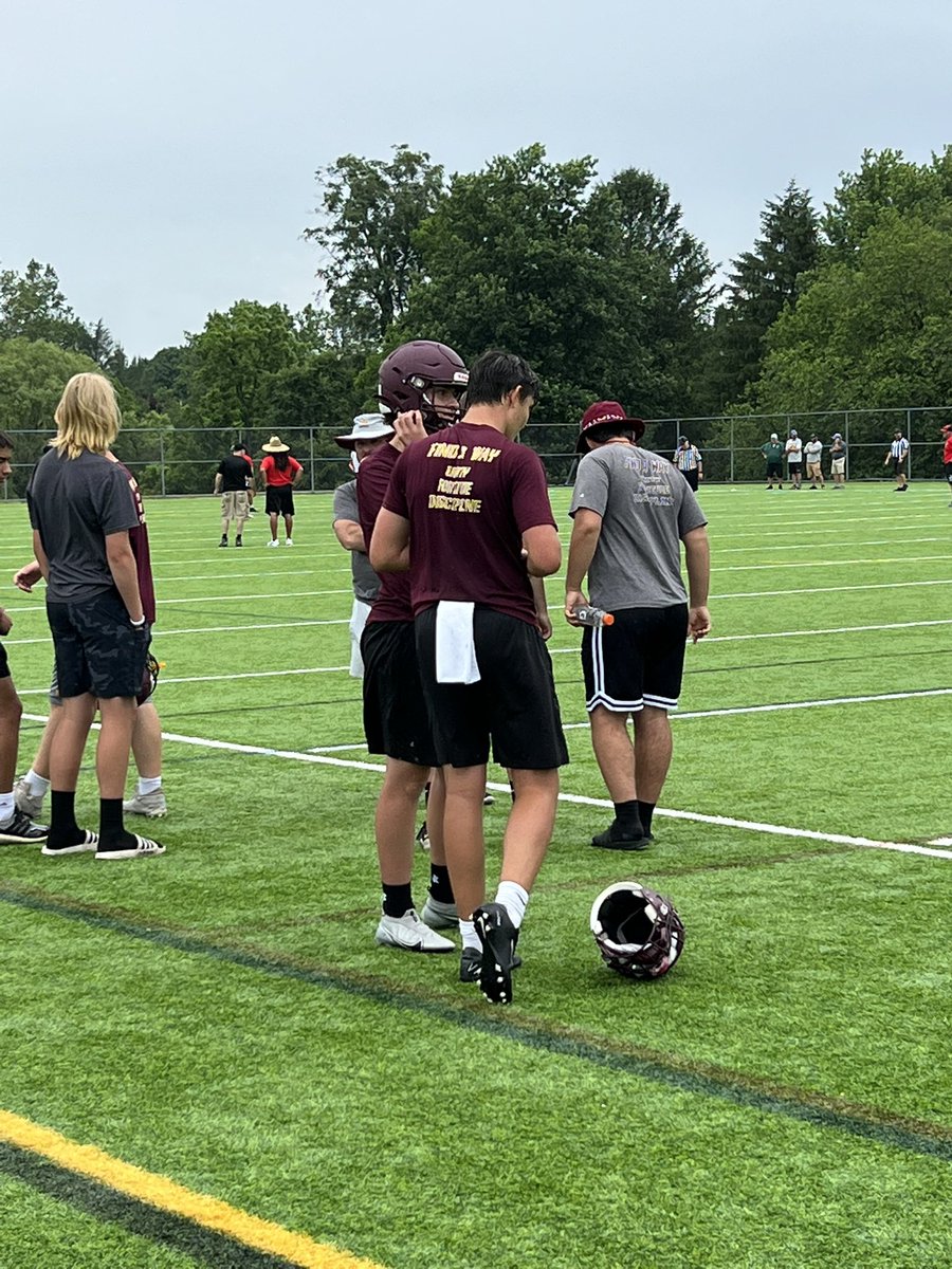 toade99's tweet photo. Just a little @avon_groveFB 7v7 to get the football juices flowing. Can’t wait til fall! #Find_A_Way https://t.co/SKsBlsZorc