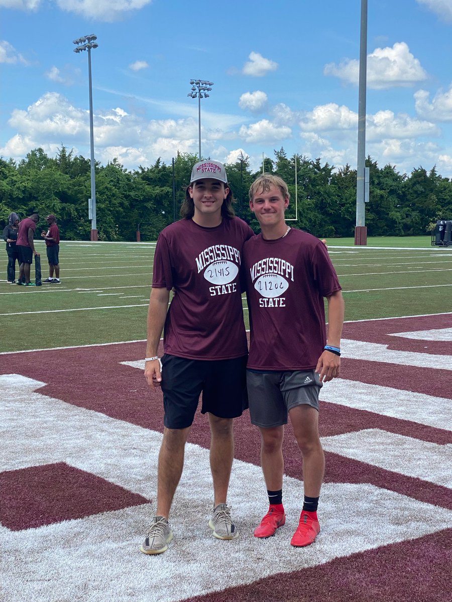 GastonHarris3's tweet photo. Great camp and experience with @HailStateFB @BorchersJoe @Coach_Leach https://t.co/ejWzgOcsGm