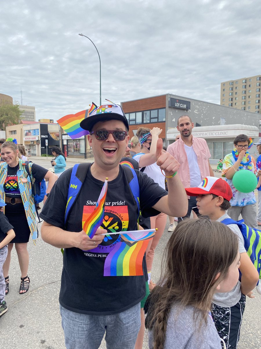 jules__ann's tweet photo. ‘Twas amazing to walk w/ my fam jam, as well as @TCrawford306 @msrperkins &amp; the rest of the @RegPublicSchool crew during the @QueenCityPride parade today! Even got to meet @MrHExperience in person. Was lovely to chat w/ you! Can’t wait to do this all again next year. Happy Pride! https://t.co/KtH5NkPpgJ