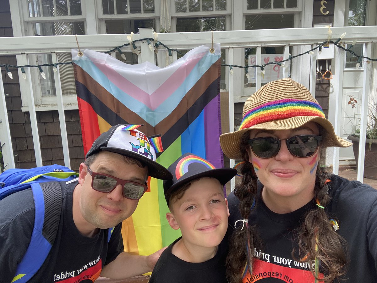 jules__ann's tweet photo. ‘Twas amazing to walk w/ my fam jam, as well as @TCrawford306 @msrperkins &amp; the rest of the @RegPublicSchool crew during the @QueenCityPride parade today! Even got to meet @MrHExperience in person. Was lovely to chat w/ you! Can’t wait to do this all again next year. Happy Pride! https://t.co/KtH5NkPpgJ