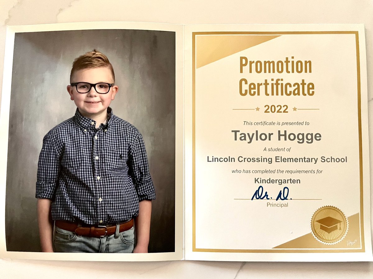 CoachHogge72's tweet photo. Awesome past few days celebrating my sons, Colton (14), Brooks (11), Taylor (6) and Liam (4). 3/4 promoting to new schools. So excited for their success, new challenges and growth as young men! @ColtonHogge77 #proudfather #graduation2022 #hoggeboys #footballsoon💚 https://t.co/YbTDhtD0Ji