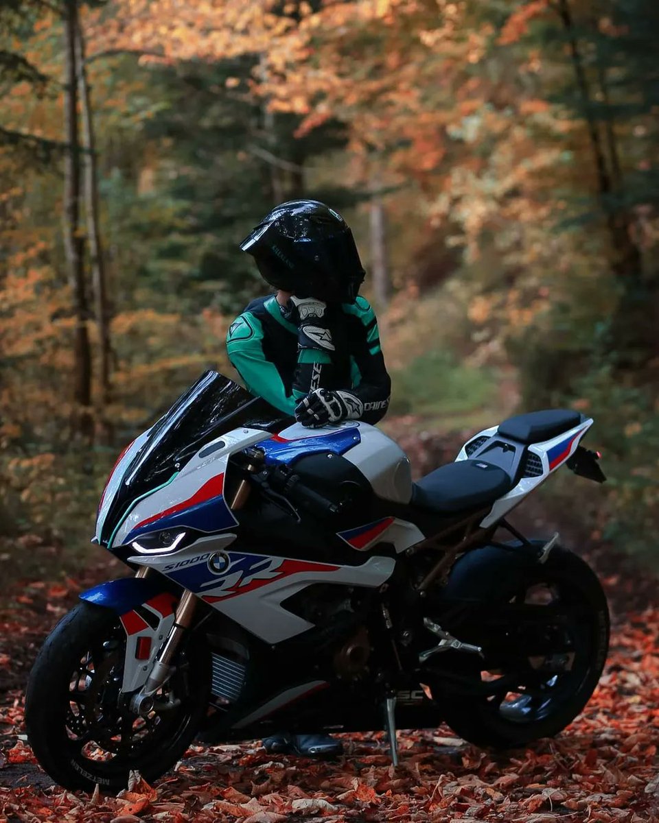 MoreMotorcycles's tweet photo. BMW S1000RR
#BikerGirl https://t.co/V8sLLnWKQD