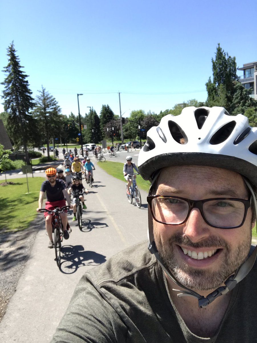 ShawnMenard1's tweet photo. Great times today on a bike ride and bbq with @CapitalWard. We handed out free hot dogs/veggie dogs and drinks to over 150 people and had wonderful conversations outdoors on a beautiful day. #Ottawa #ottnews #HotDog #VeggieDog https://t.co/K69c4FM5d7